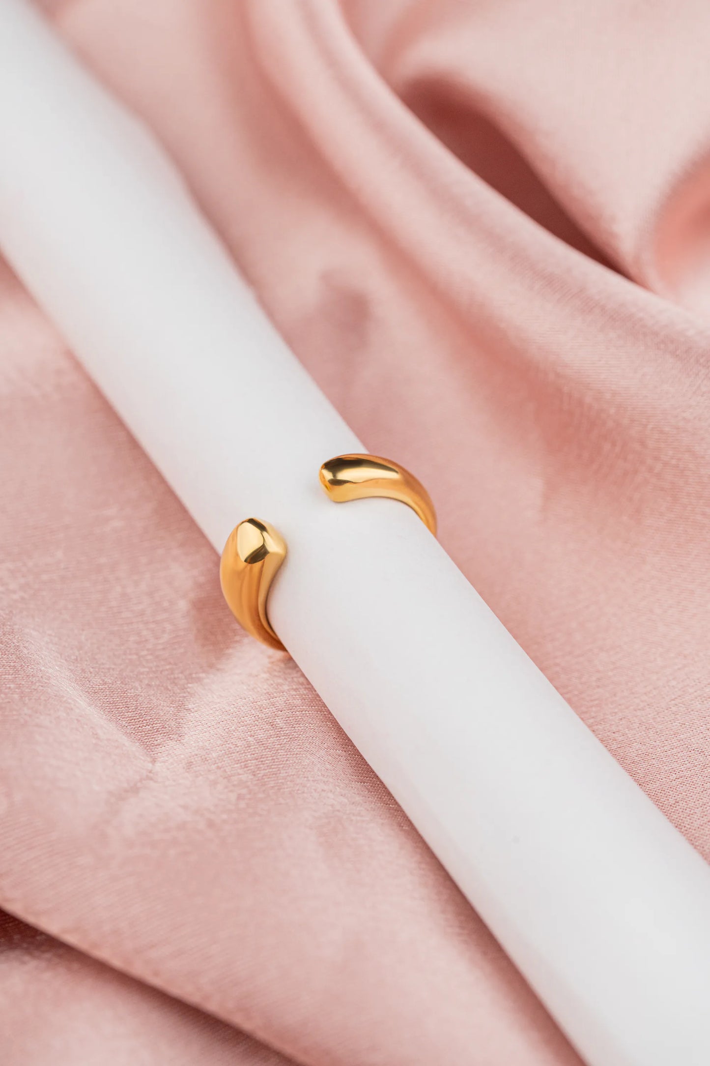 Embrace – Open-Ended Gold Adjustable Ring