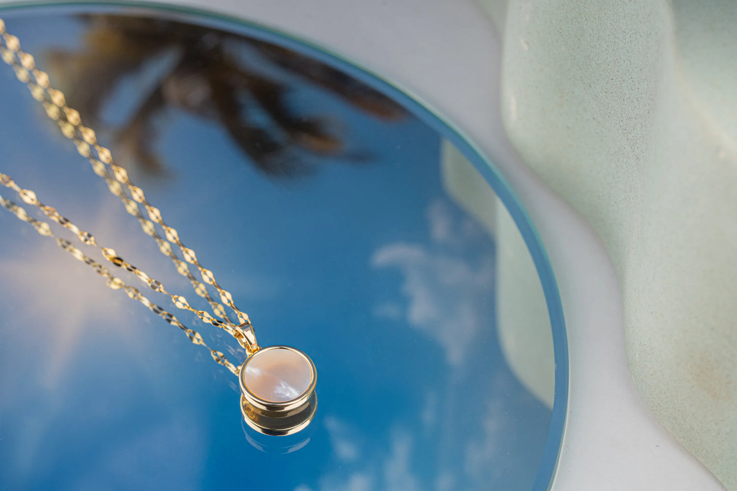 Luna – 18K Gold Plated Pendant Necklace with MOP Disc