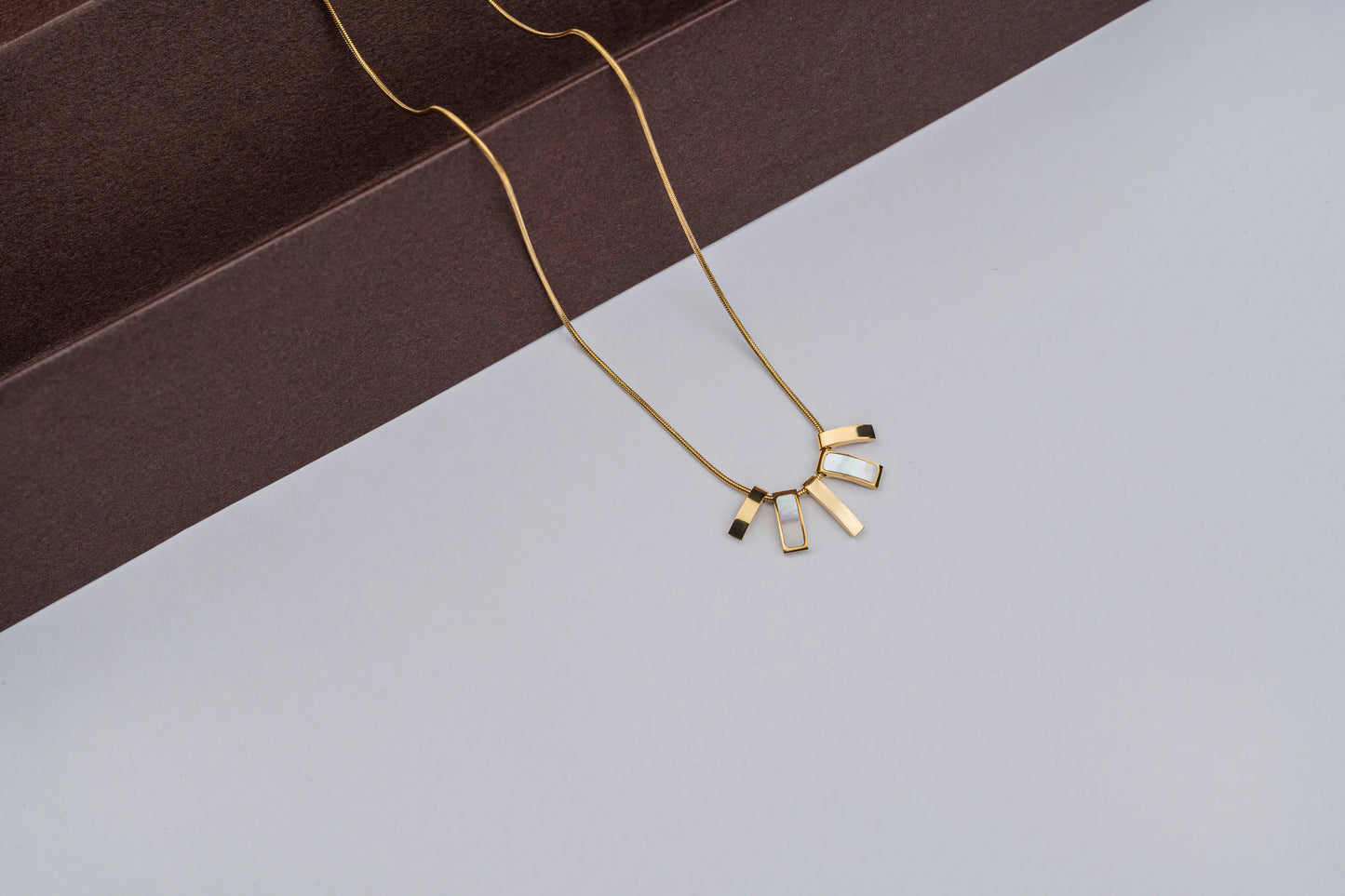 Flair – Gold Necklace with MOP Inlay Fan Pendants