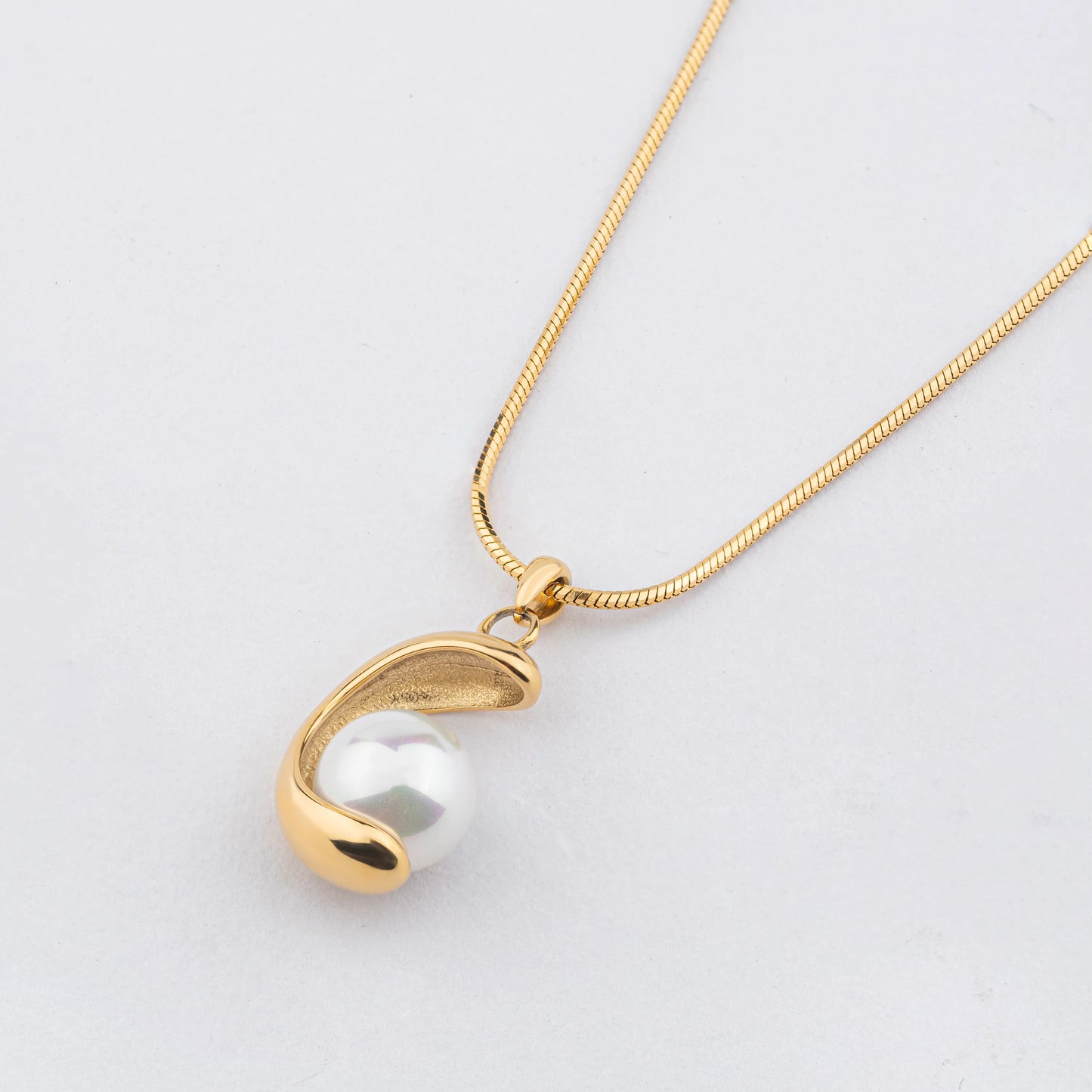 Nurture – 18K Gold Plated Pearl Pendant Necklace