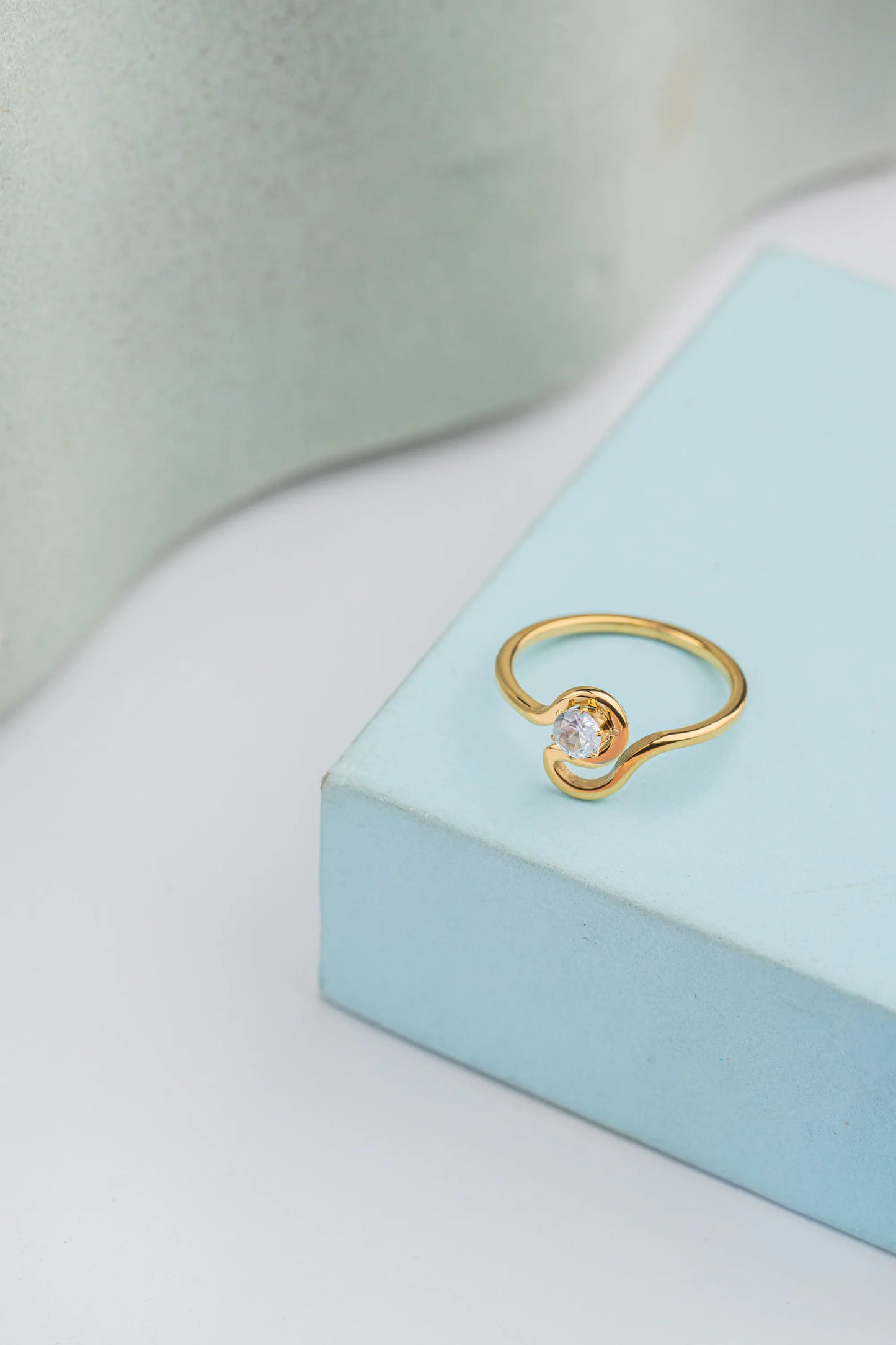 Keepsake – Stainless Steel Ring with Solitaire and Wave Band