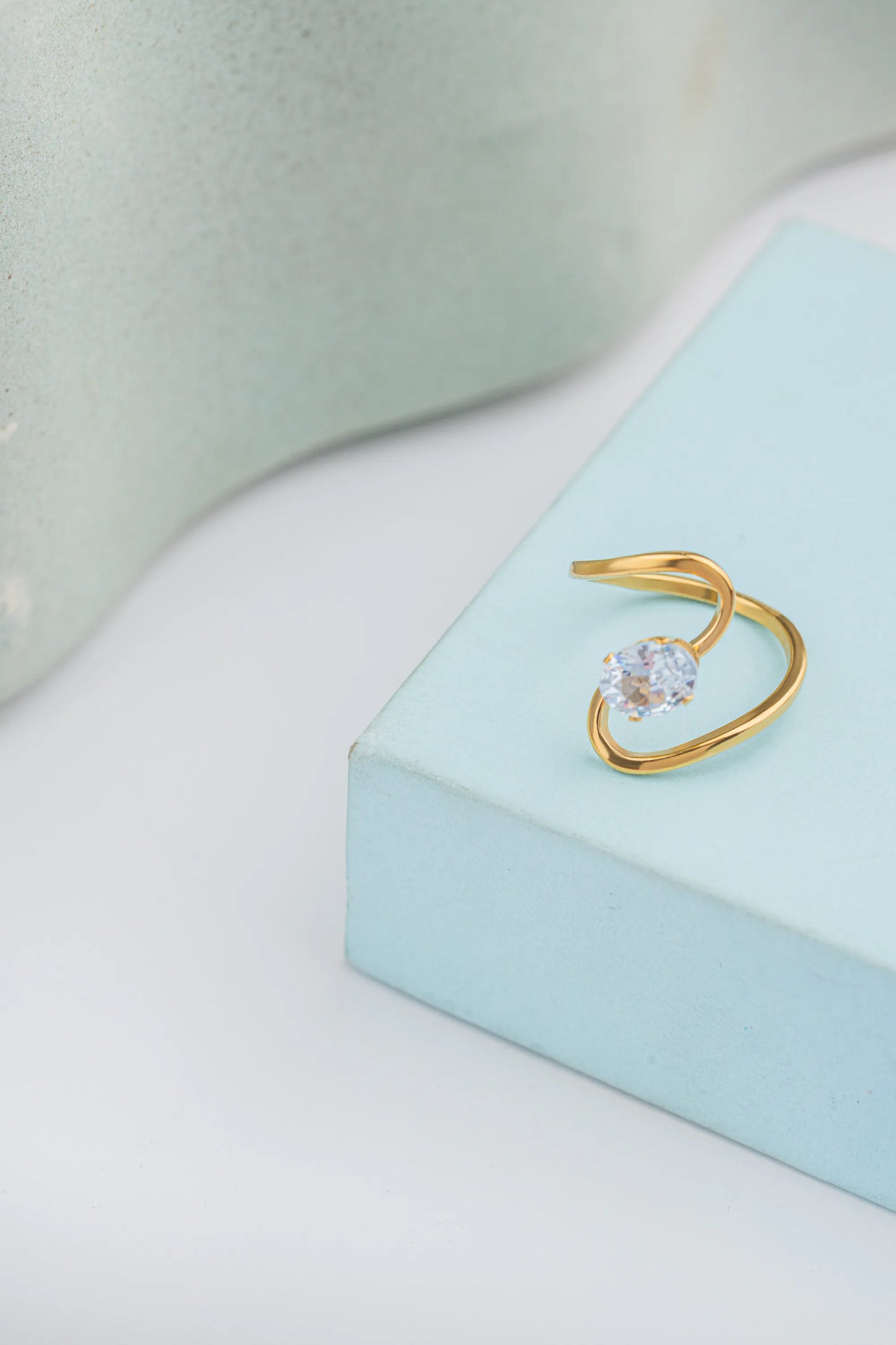 Wish – Stainless Steel Solitaire Wave Ring