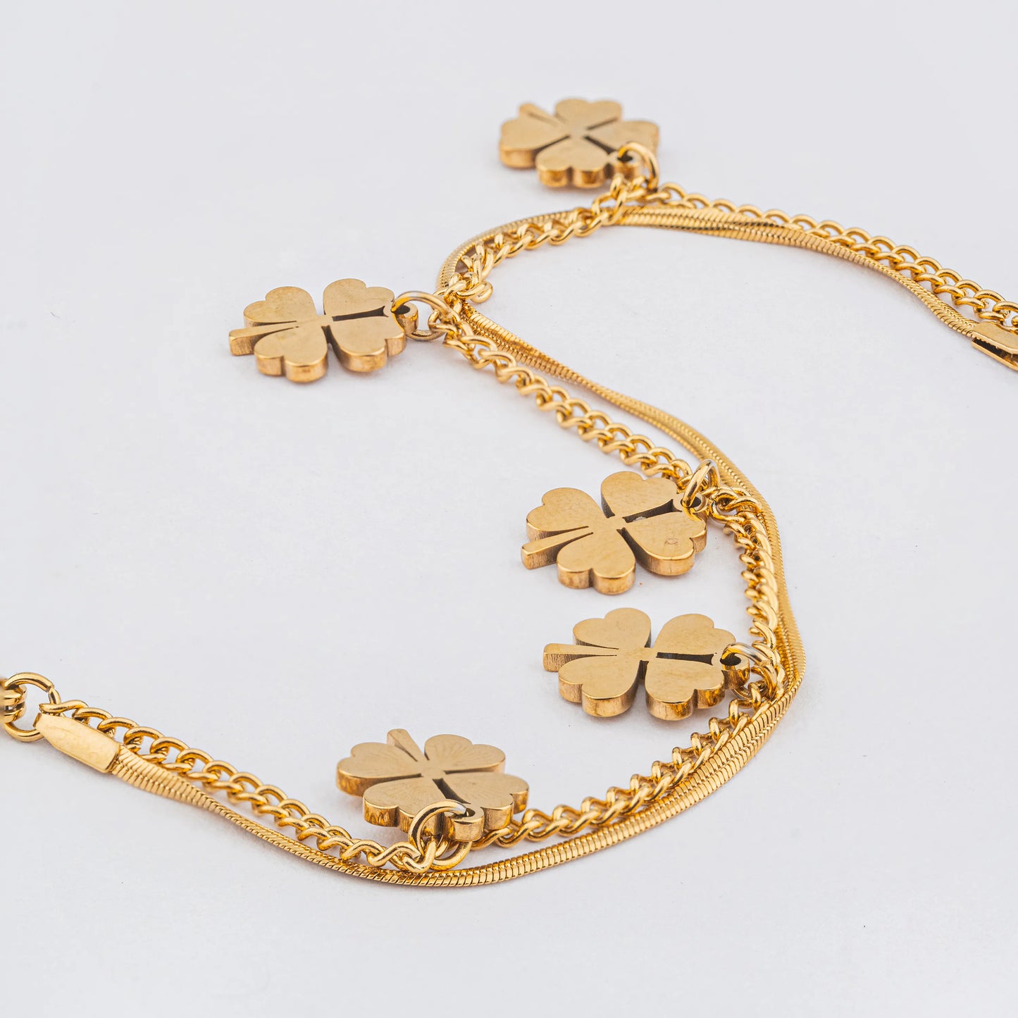 Lucky – 18K Gold Plated Clover Charm Bracelet