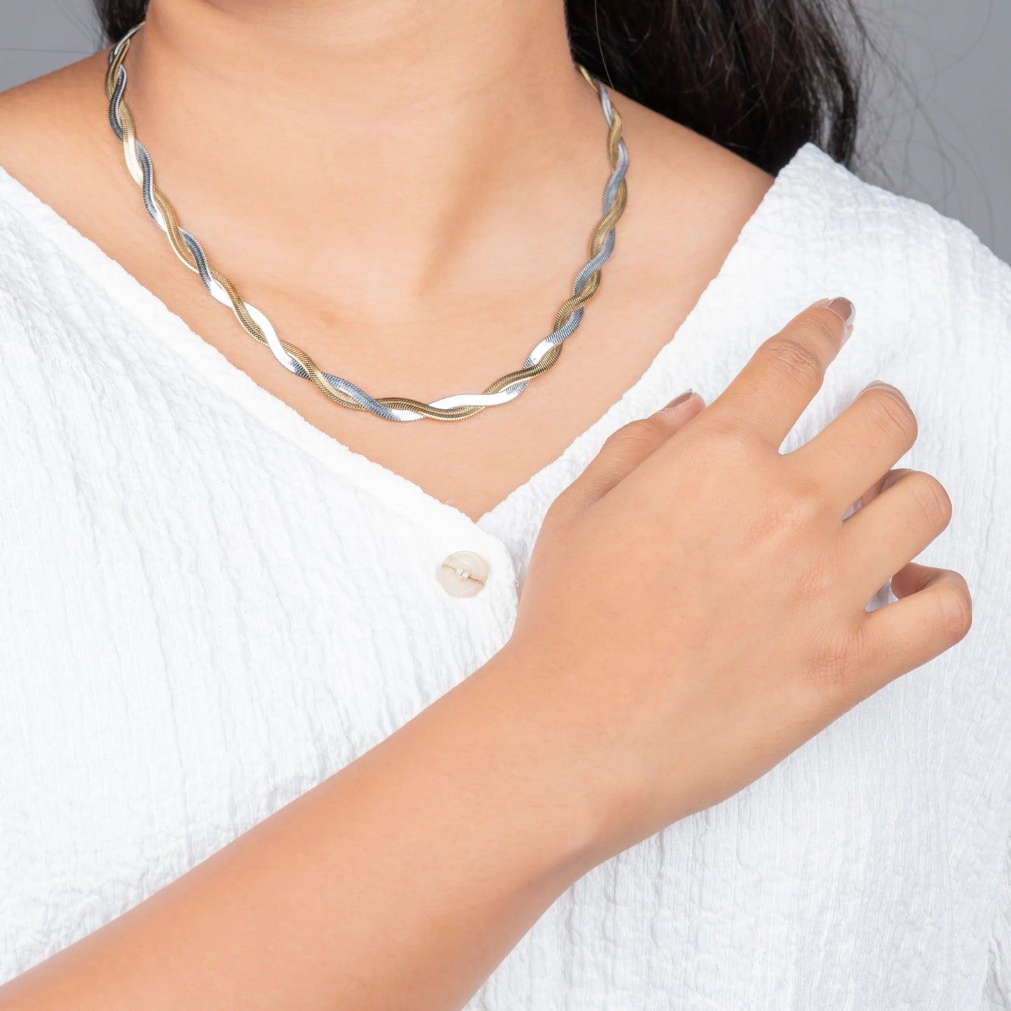 Intertwine – Two-Tone Snake Chain Necklace