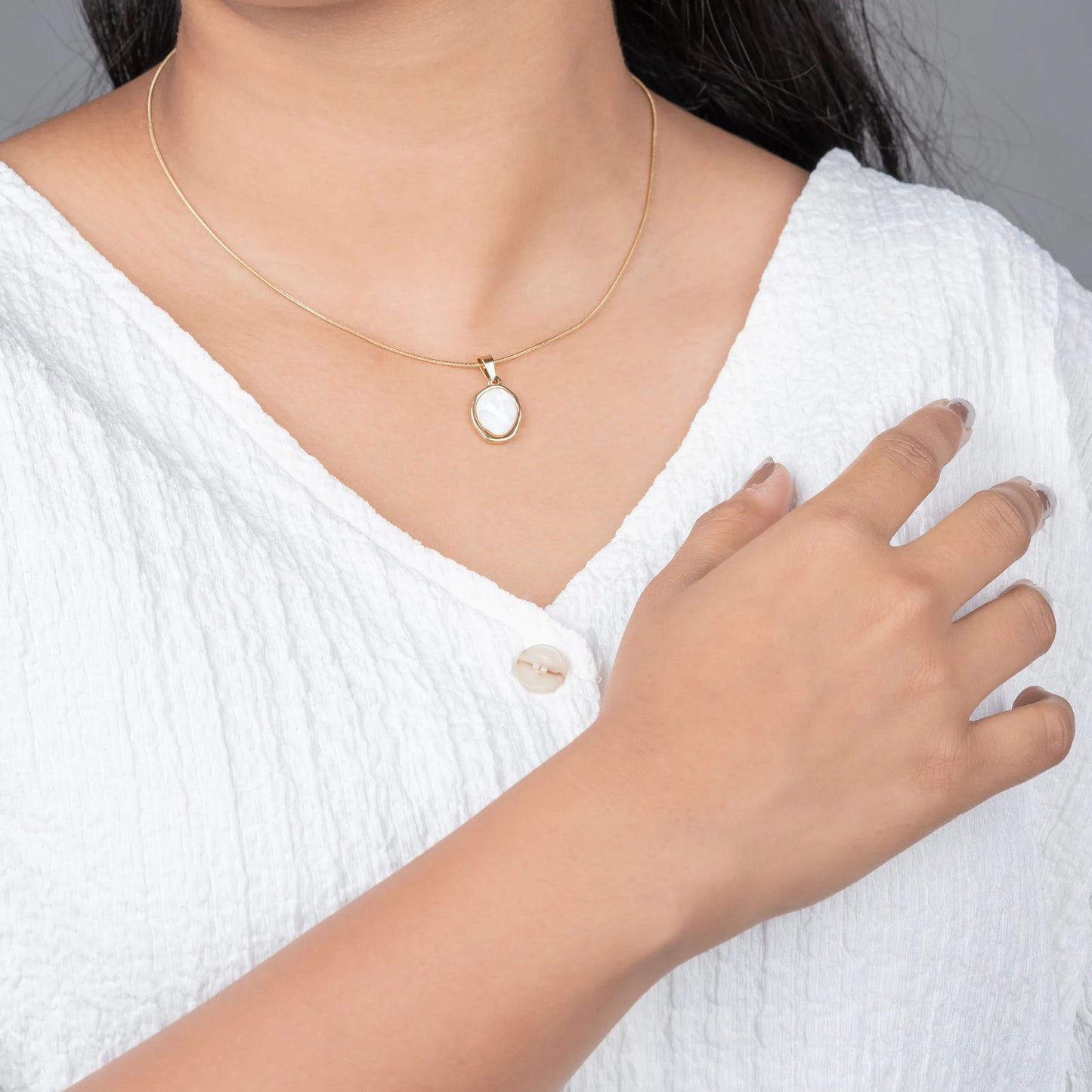 Solace – 18K Gold Plated Necklace with MOP Pendant