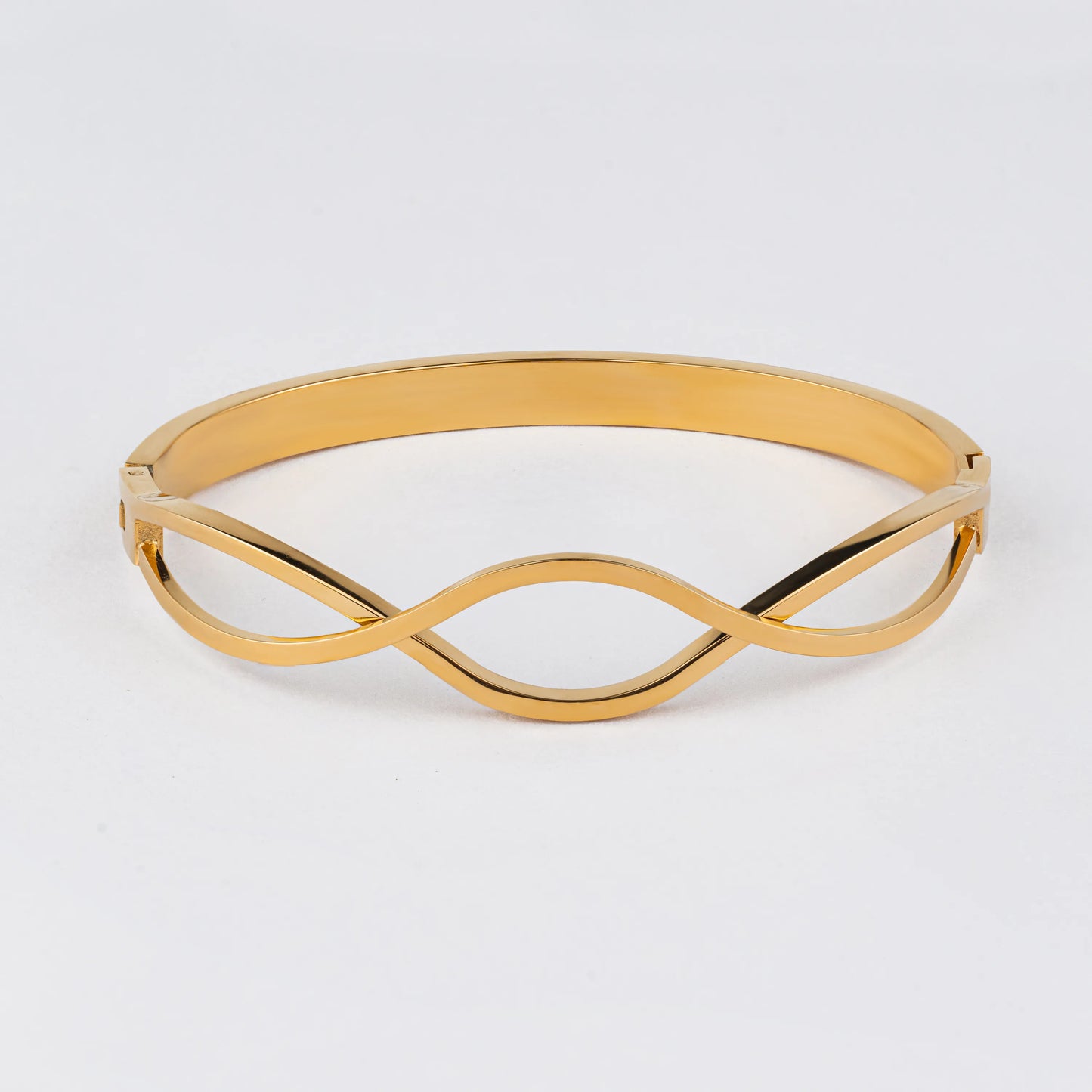 Wave – 18K Gold Plated Bangle with Twisted Crossover Design