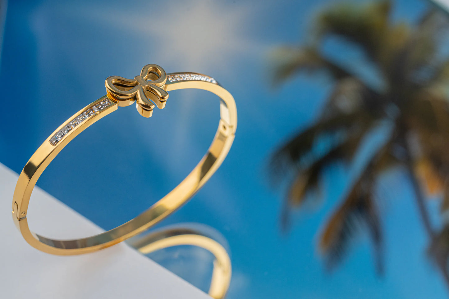 Poise – 18K Gold Plated Gold Bow CZ Bangle