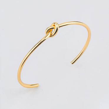Knot – 18K Gold Plated Bangle with a Knot