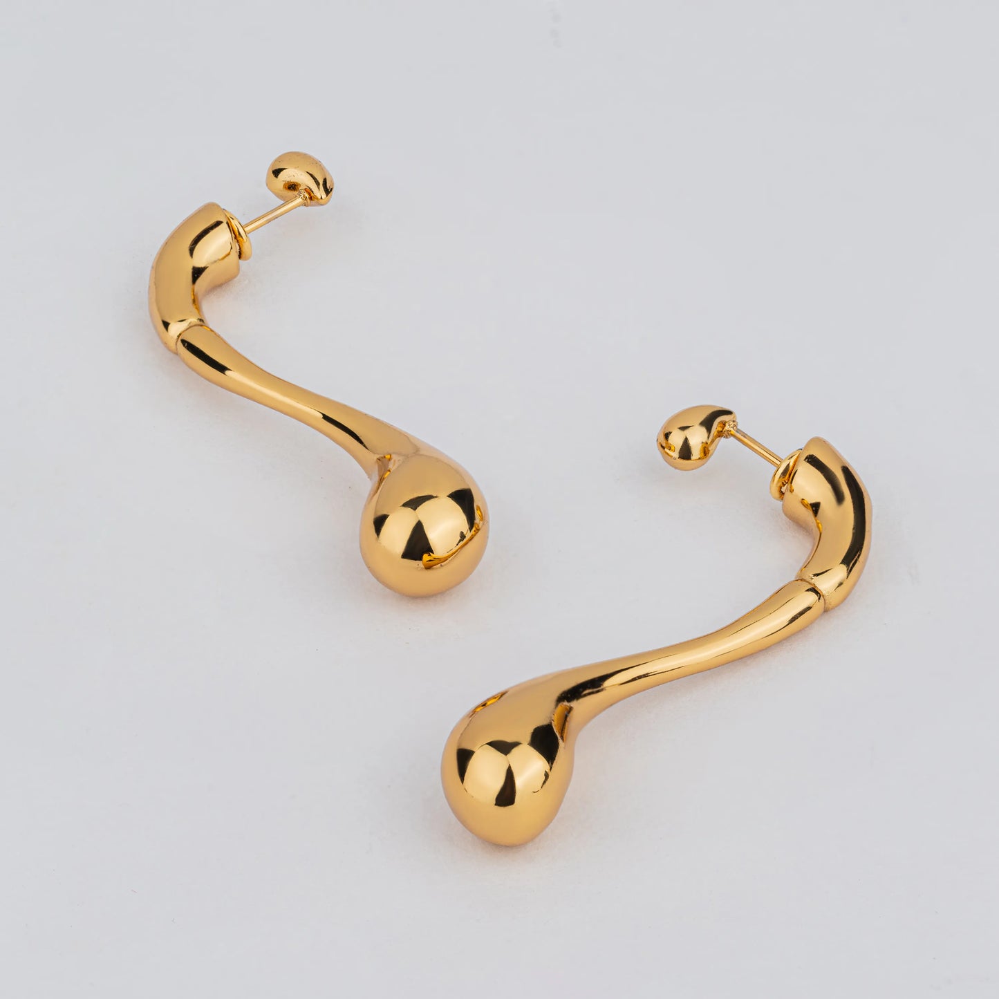 Dropback – 18K Gold Plated Sculptural Earrings