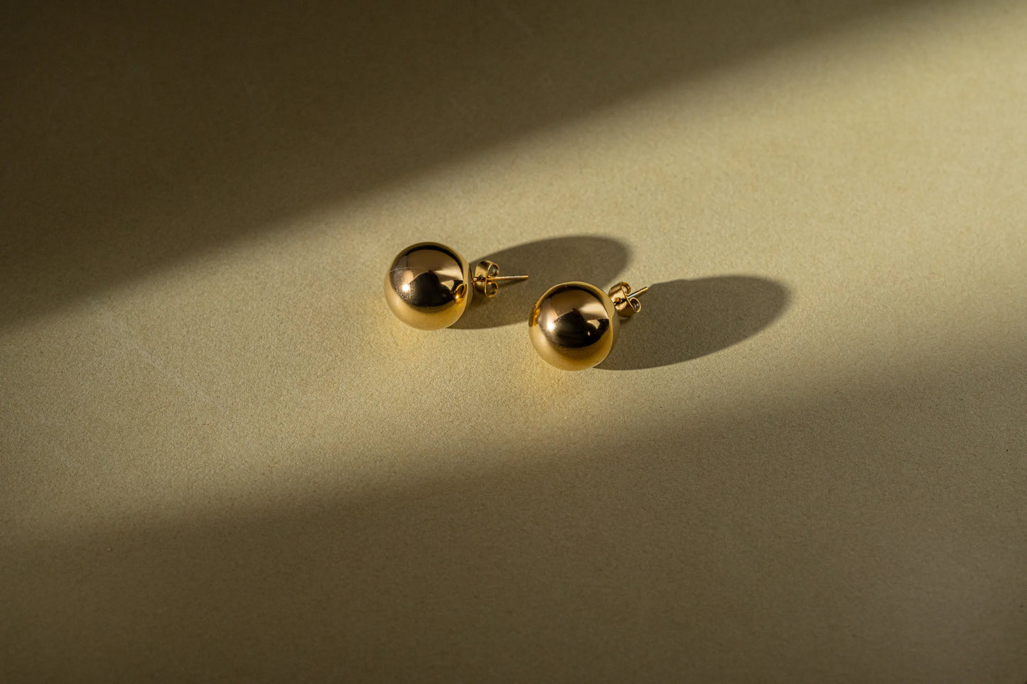 Orbelle – 18K Gold Plated Bold Ball Stud Earrings