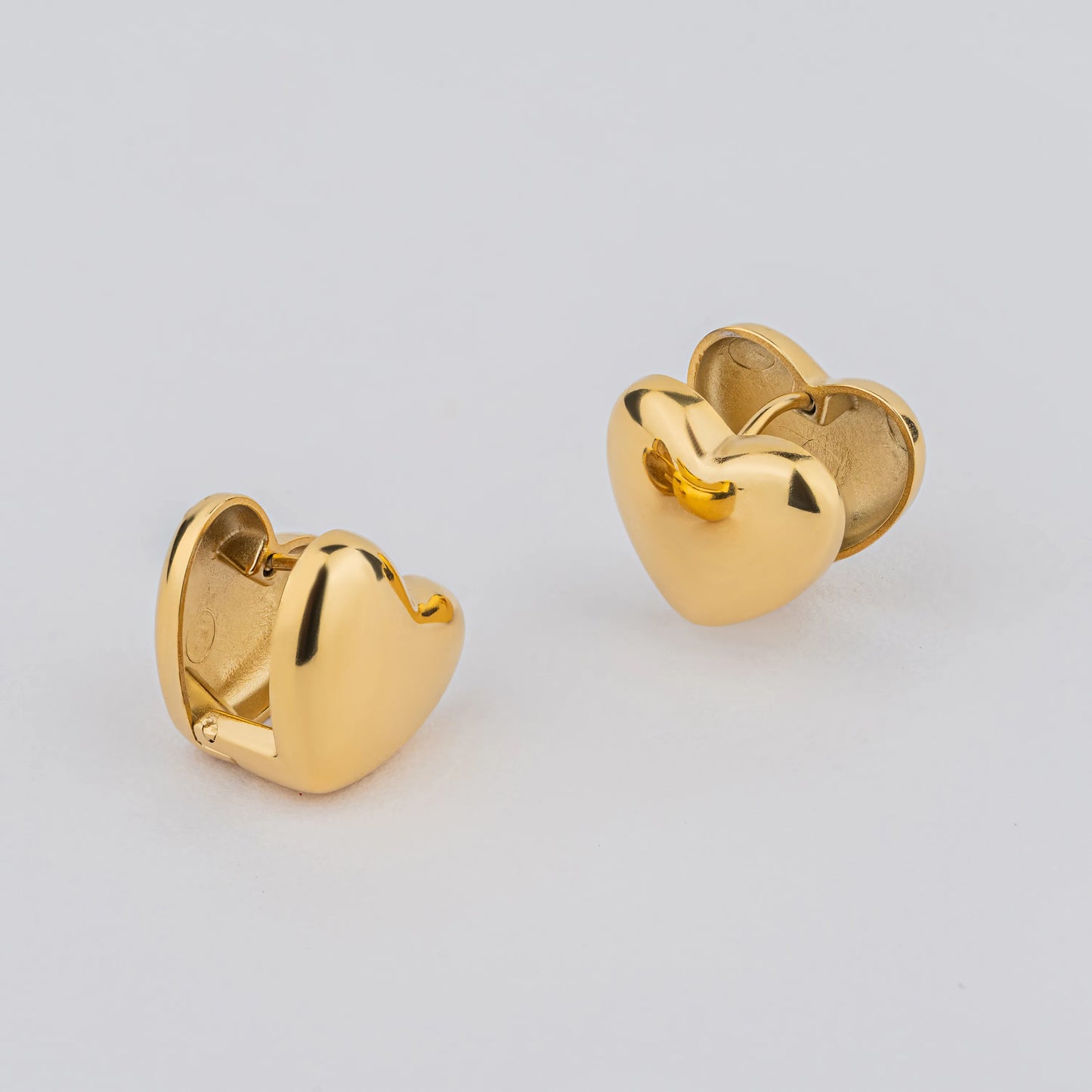Puff – 18K Gold Plated Puffed Heart Huggie Earrings
