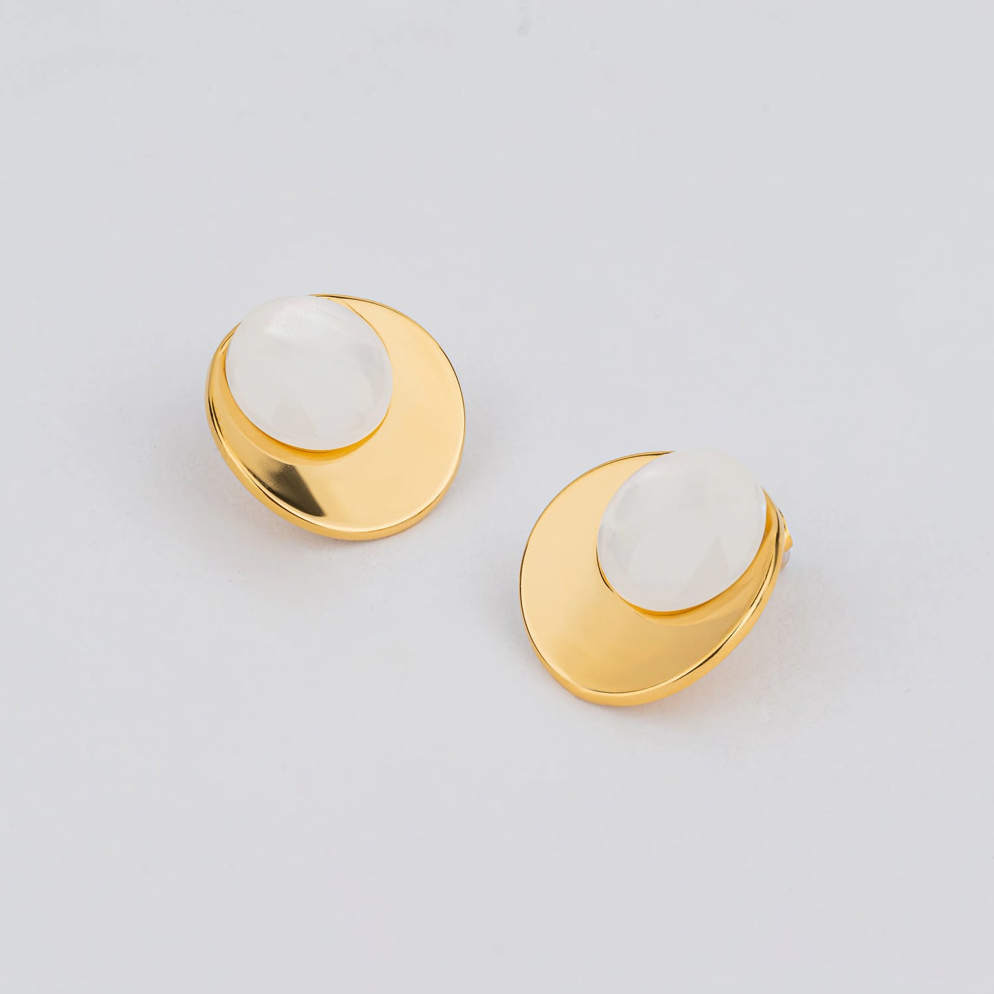 Glowdrop – 18K Gold Plated Stud Earrings with White Dome Center