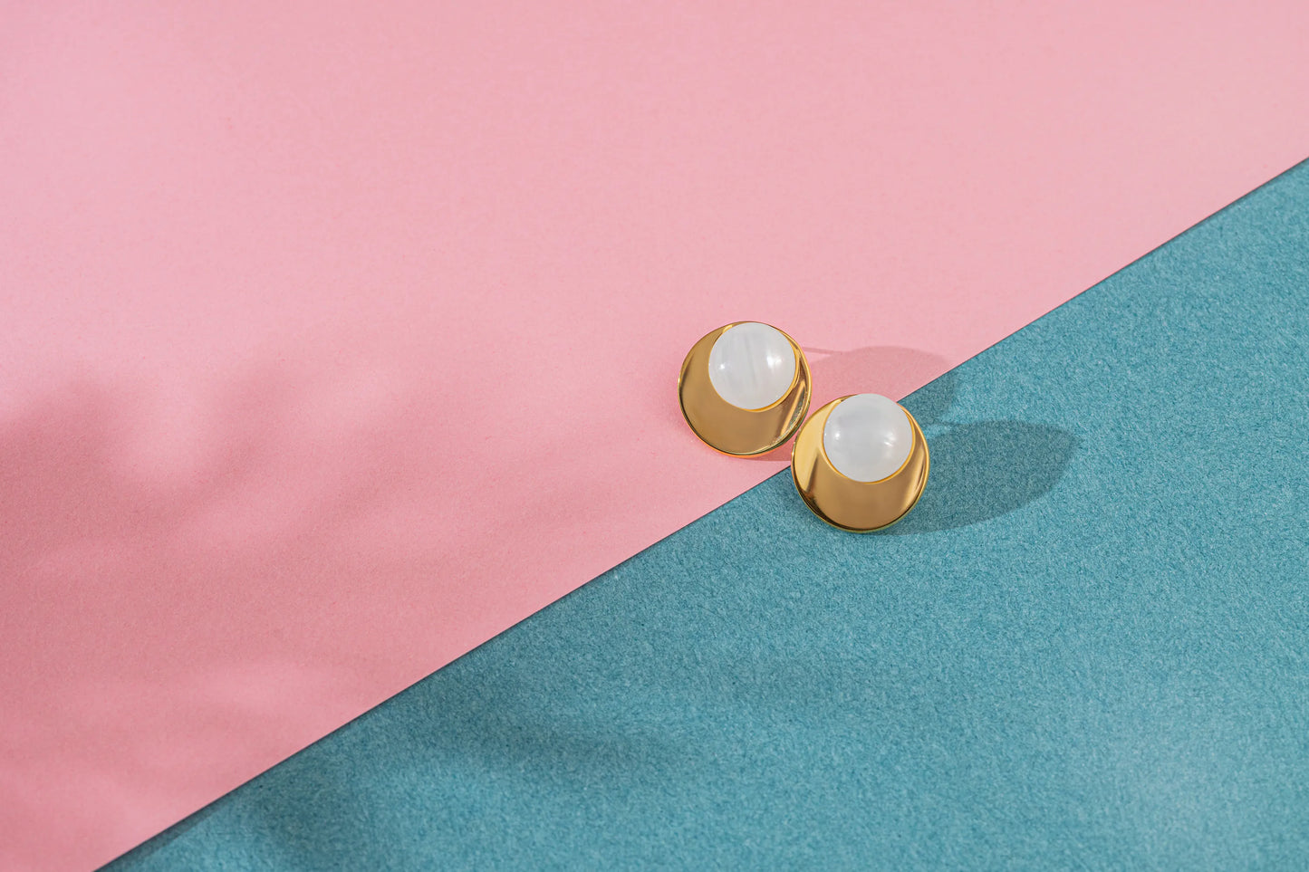 Glowdrop – 18K Gold Plated Stud Earrings with White Dome Center