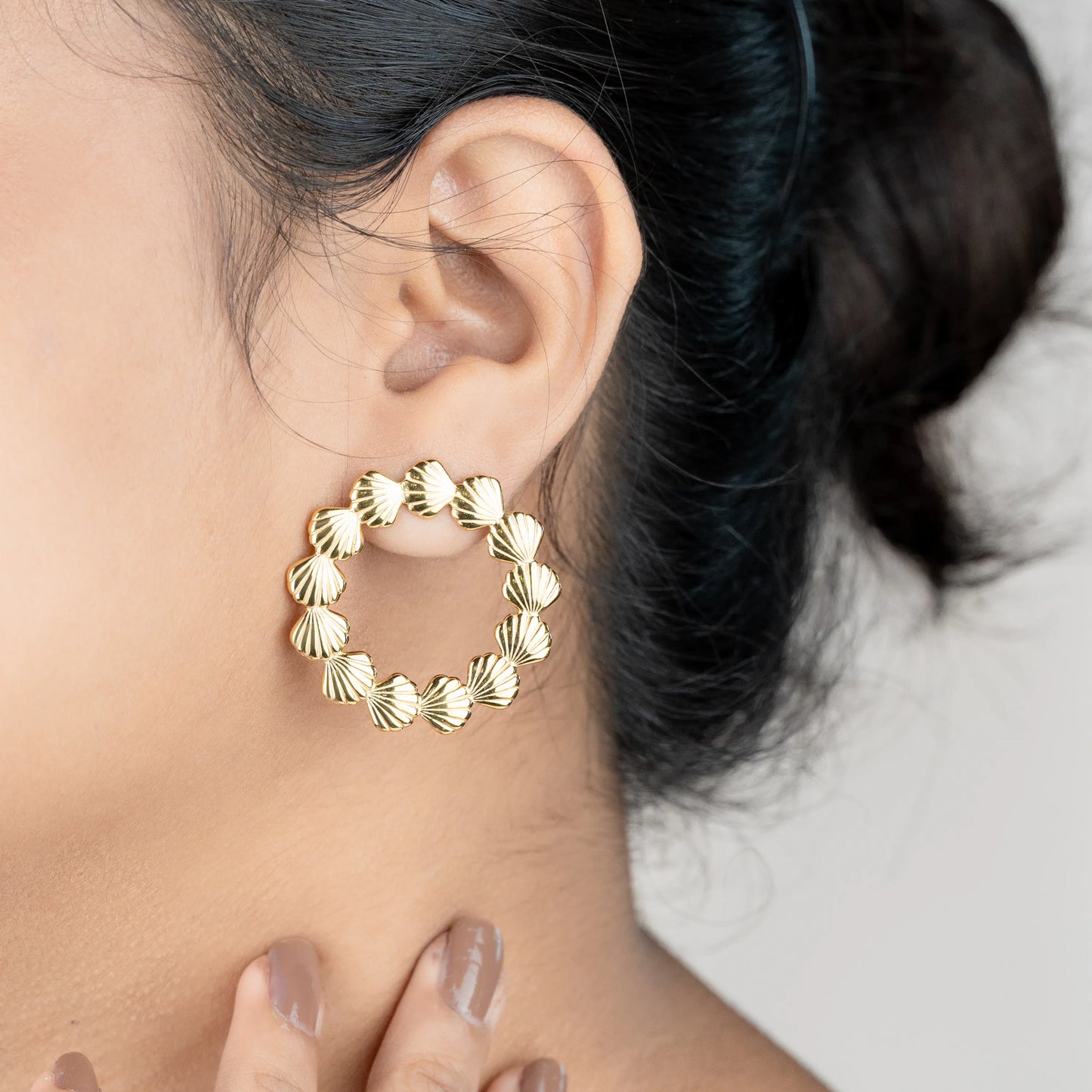 Sea Loop – 18K Gold Plated Shell Motif Hoop Earrings